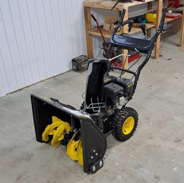 Купить Снегоуборщик CHAMPION ST661 Б/У в Сургуте