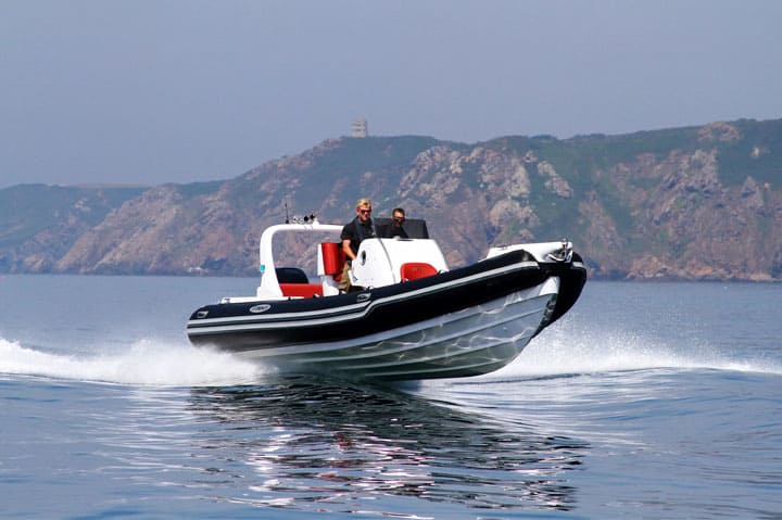 Лодки РИБ: мореходные, крепкие и непотопляемые